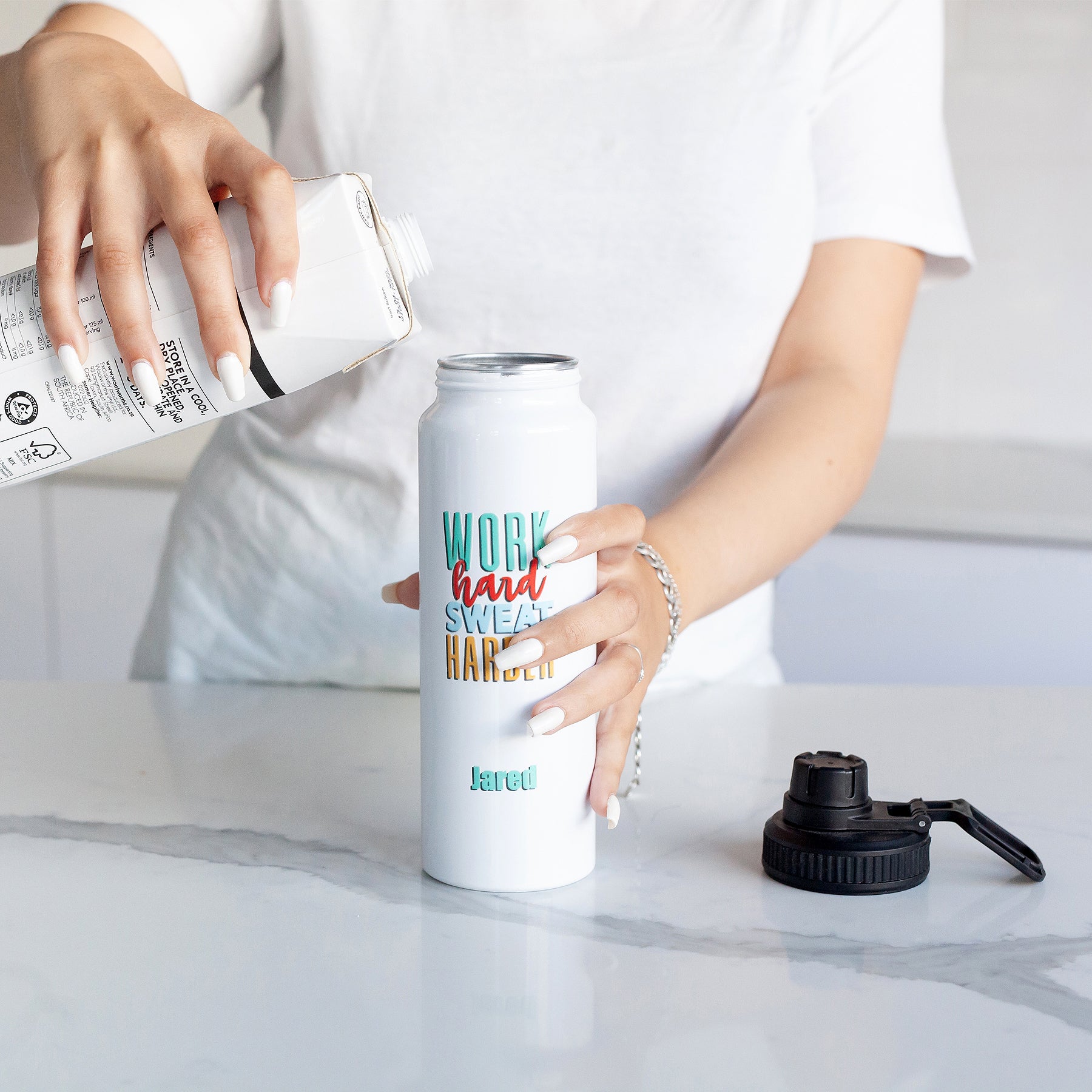 Personalised Aluminium 850ml water bottle (White) - Image 12