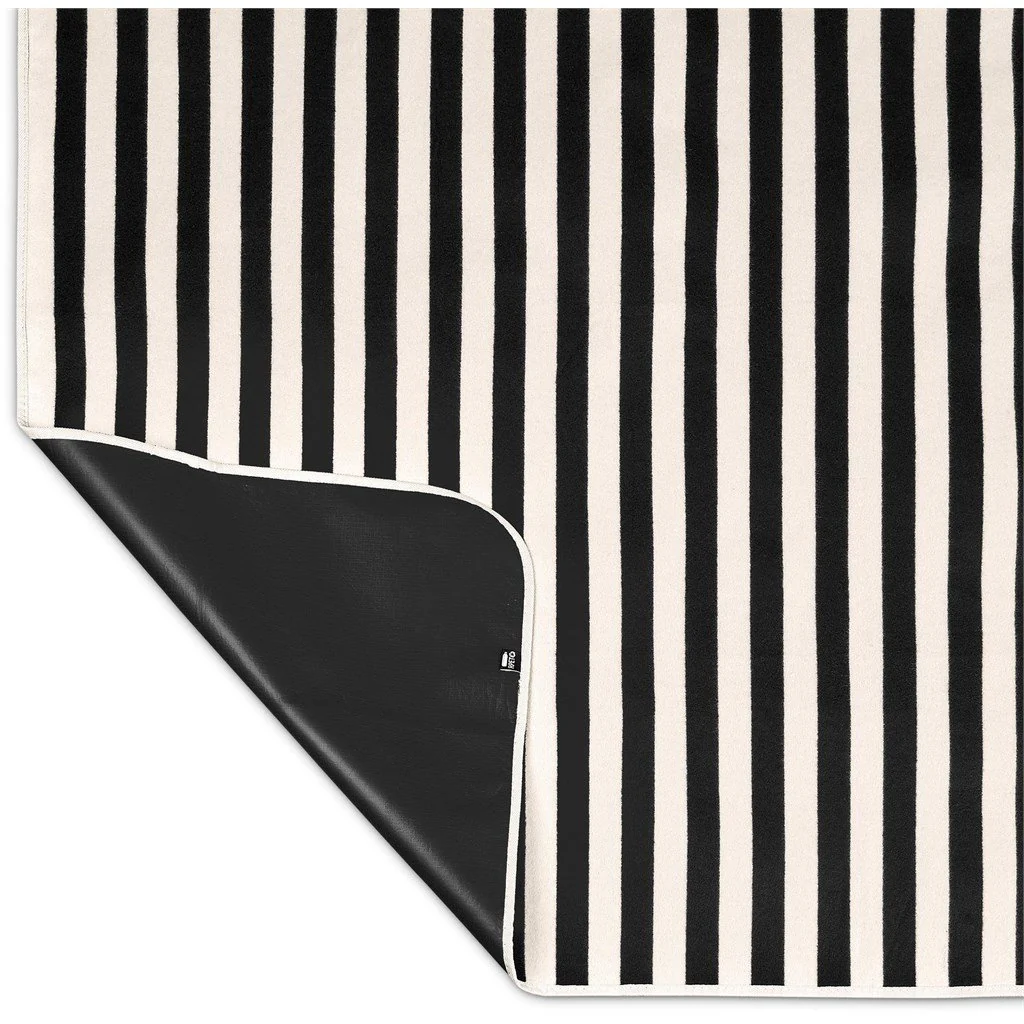 Serendipio Brookhill Picnic Blanket - Image 6
